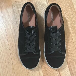 Vionic Women Black Suede Shoes- Size 8 1/2